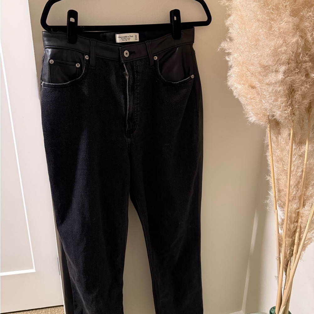 Abercrombie & Fitch Black Curve Love Jeans